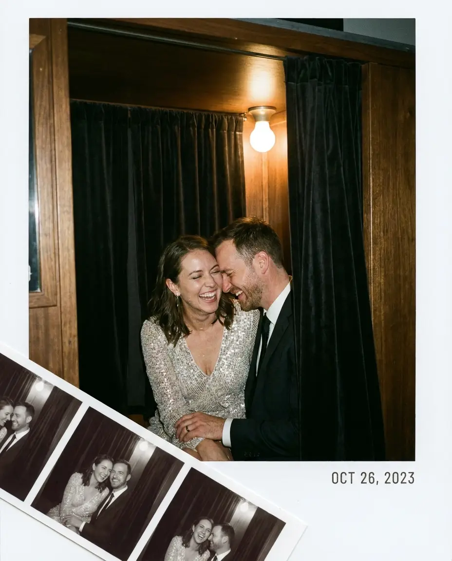 Enclosed Booth photo station moment